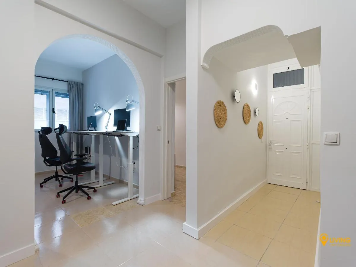 Apartment 2 Mins From Beach - Workstations - Parking - Bikes Las Palmas de Gran Canaria Spain