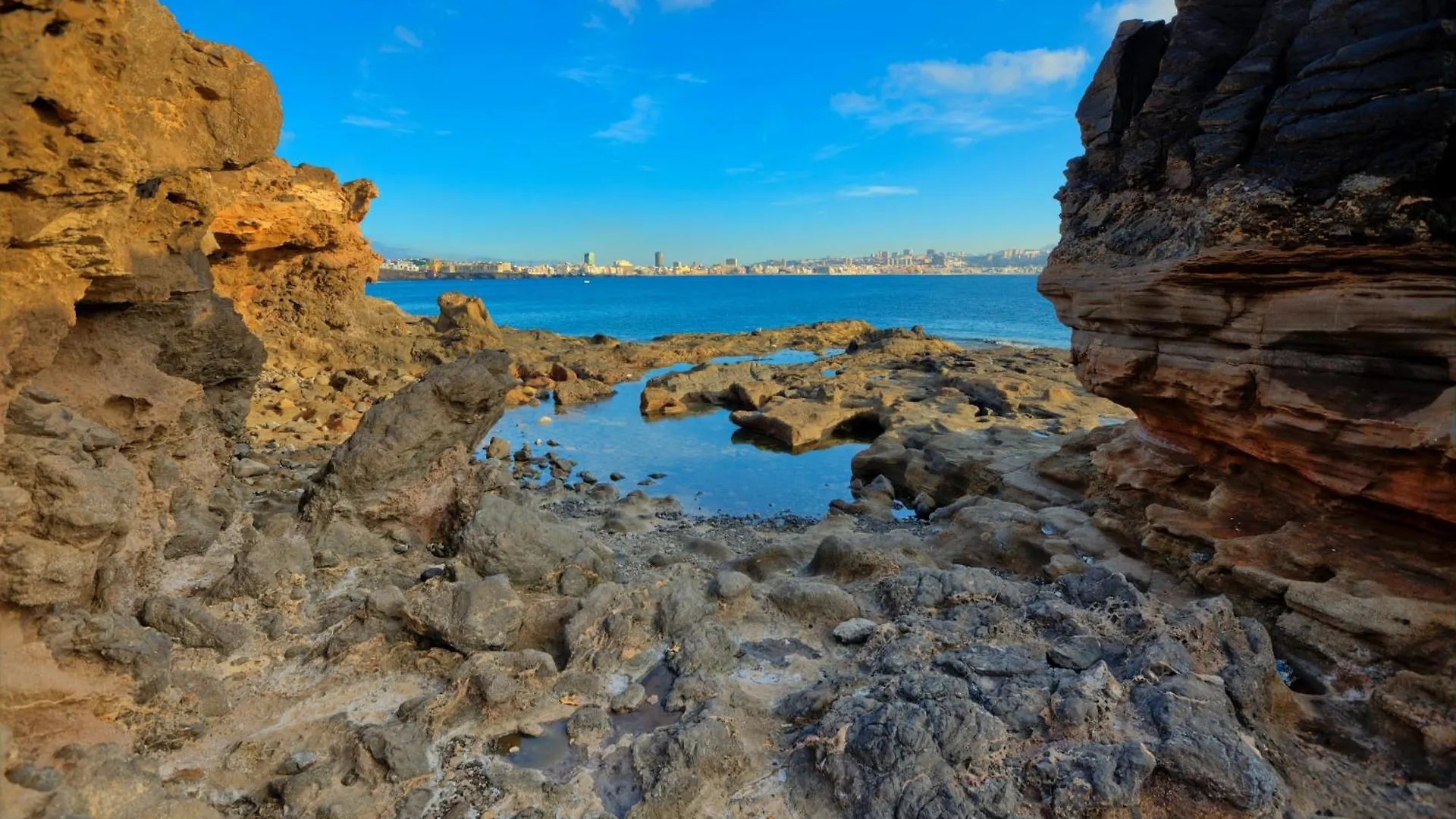 2 Mins From Beach - Workstations - Parking - Bikes Las Palmas de Gran Canaria 0*,  Spain